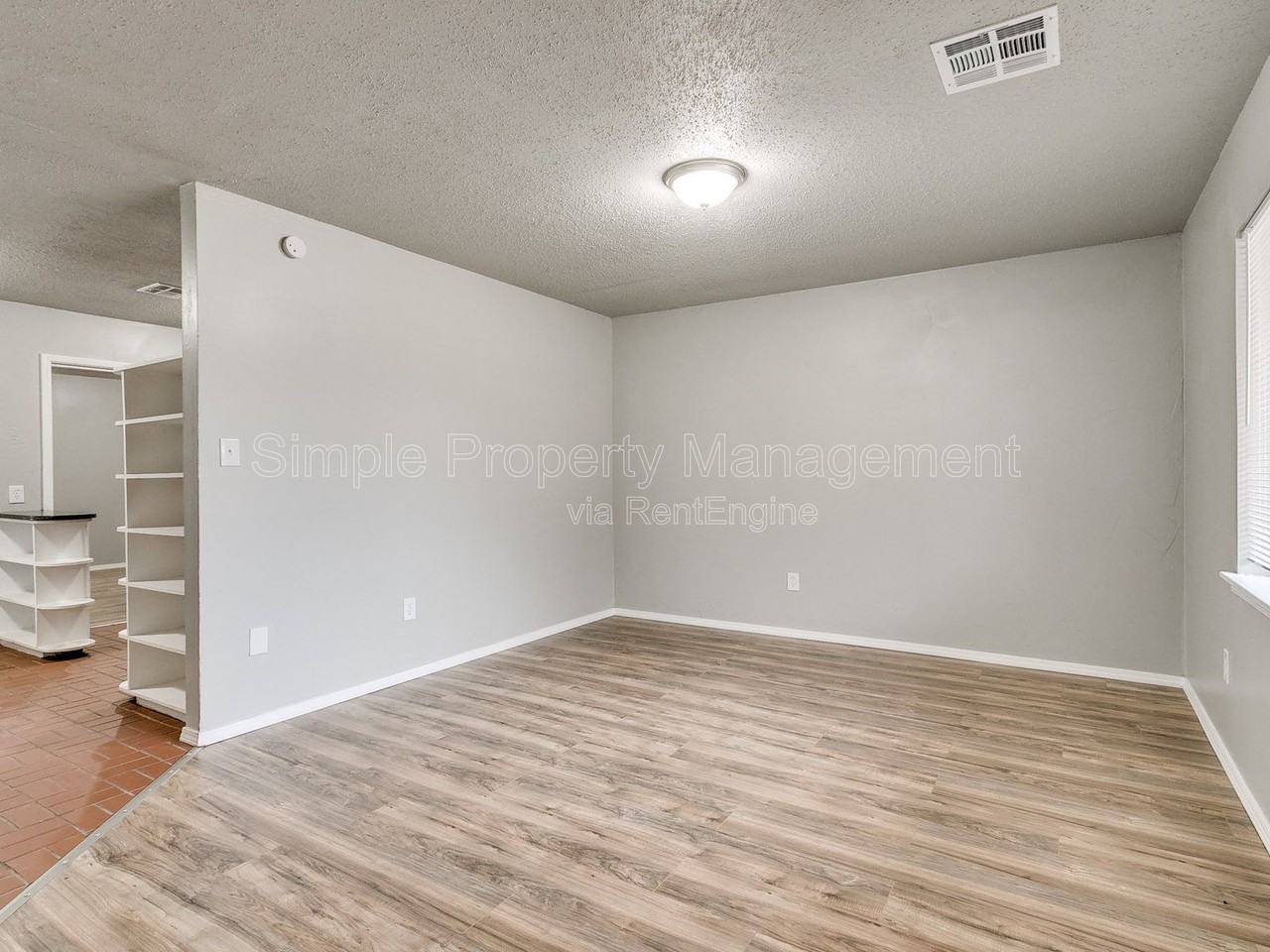 409 E Hill Dr - Photo 3 of 25