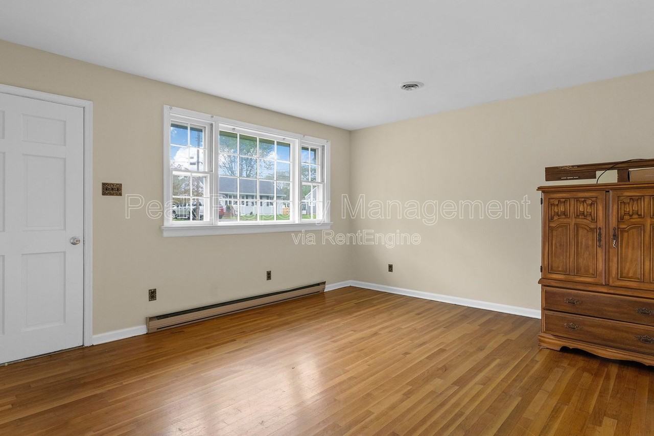 4830 Kinloch Ln - Photo 6 of 21