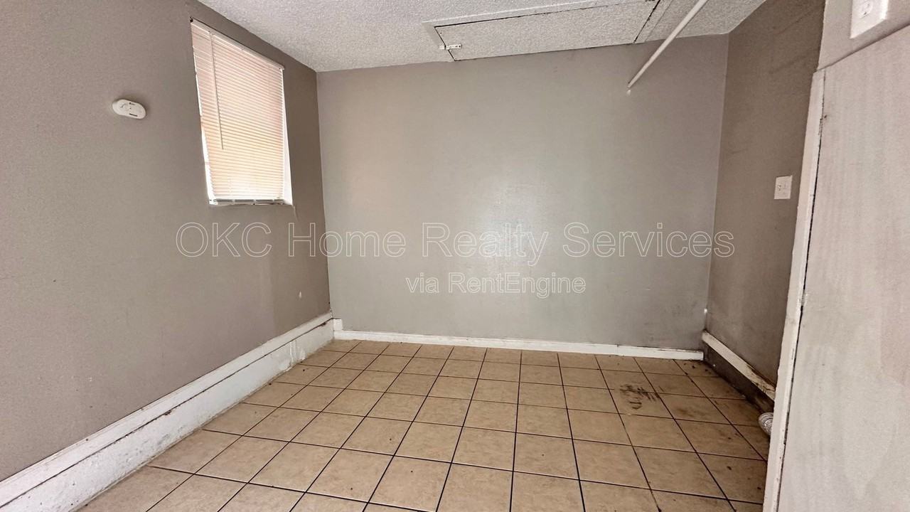 6808 Nw 59th St - Photo 7 of 25