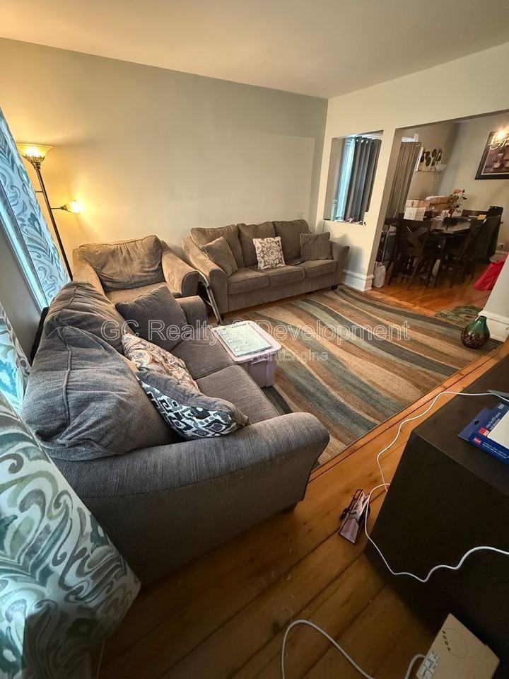 111 Des Plaines Ave #B - Photo 2 of 12