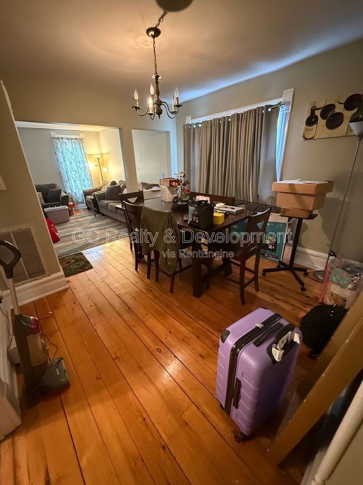 111 Des Plaines Ave #B - Photo 3 of 12