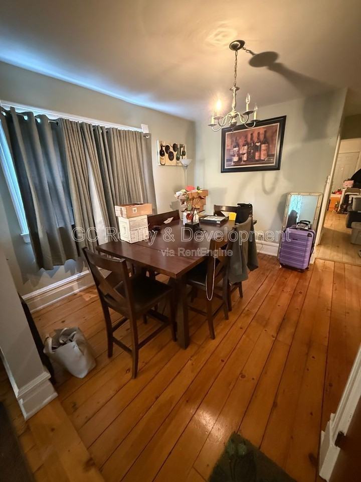 111 Des Plaines Ave #B - Photo 4 of 12