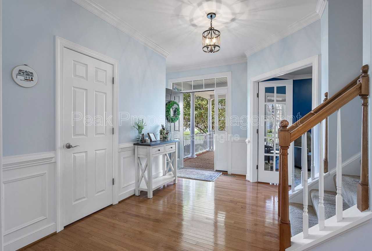 9069 Brigadier Rd - Photo 6 of 36