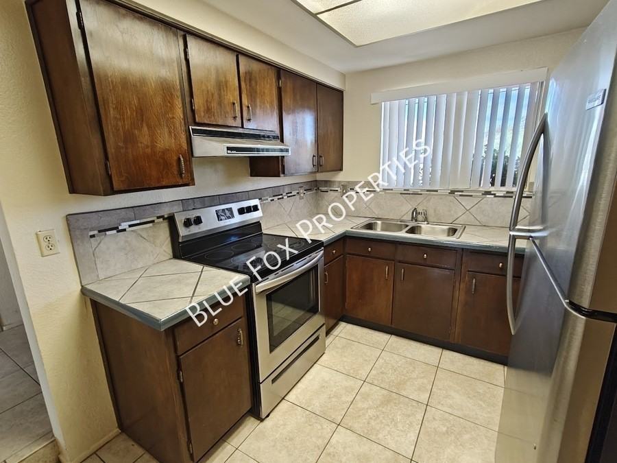 2618 S Camino Seco - Photo 2 of 31