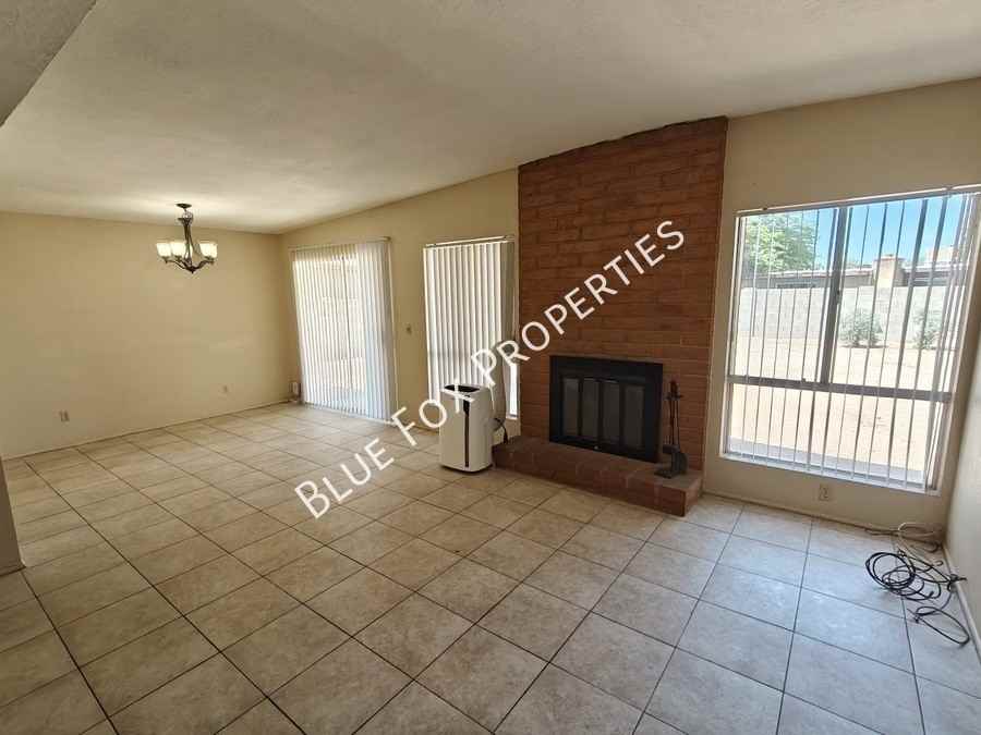 2618 S Camino Seco - Photo 3 of 31
