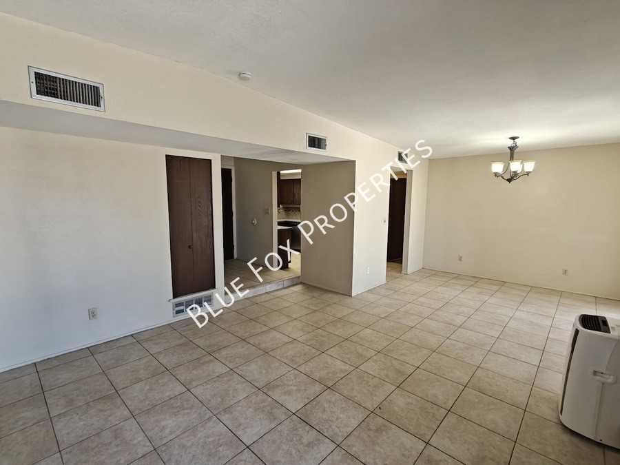 2618 S Camino Seco - Photo 4 of 31