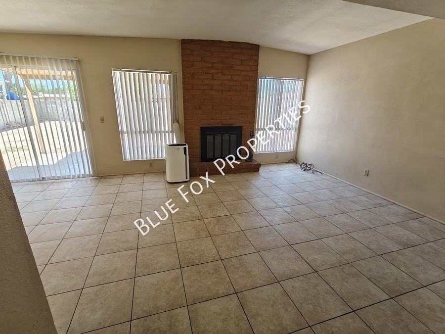 2618 S Camino Seco - Photo 5 of 31