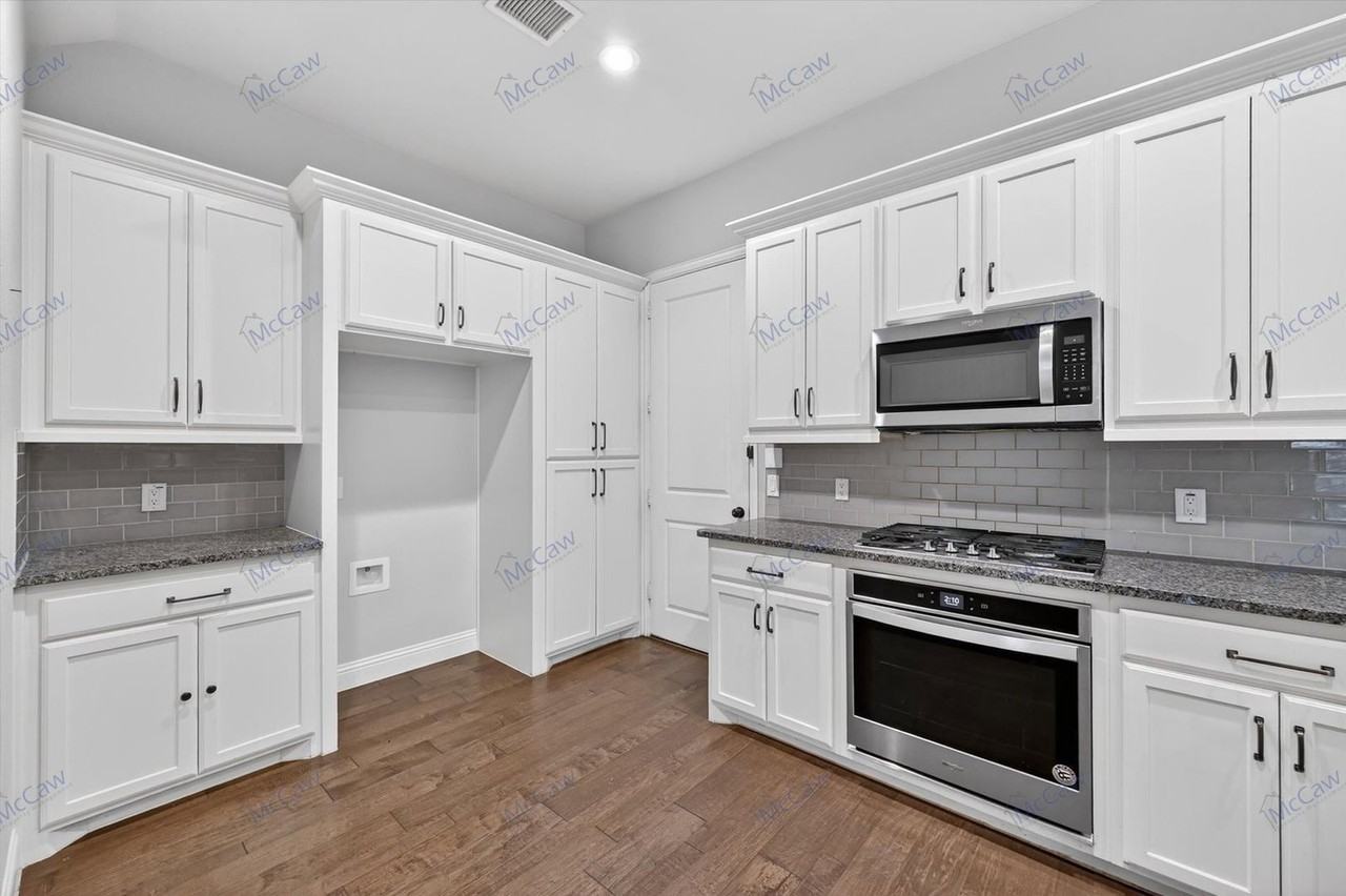 4224 Riverside Dr - Photo 5 of 23