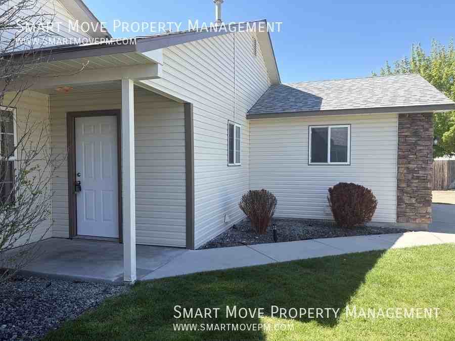 981 E Blue Heron St - Photo 2 of 25