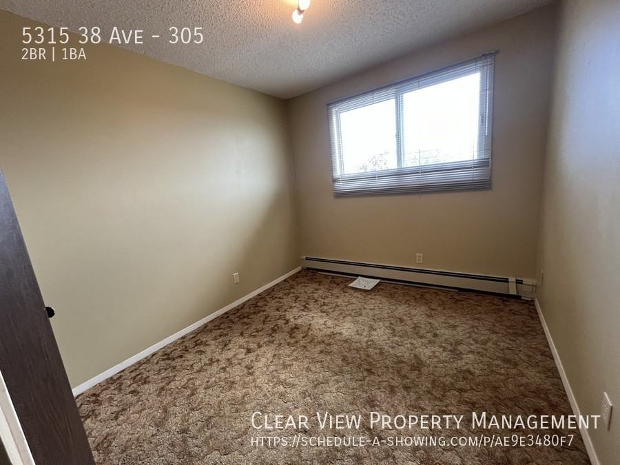 5315 38 Ave #305 - Photo 6 of 13