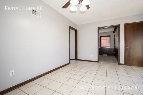 805 S Virginia Ln - Photo 7 of 27