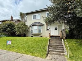 featured image of 933 S 4th St