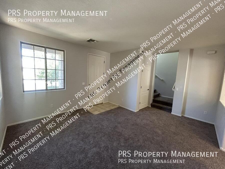 3651 E Sundance Ave - Photo 5 of 40