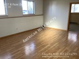 featured image of 1637 N Park Dr