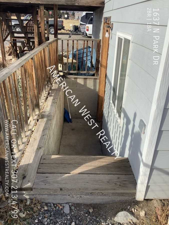 1637 N Park Dr - Photo 7 of 8