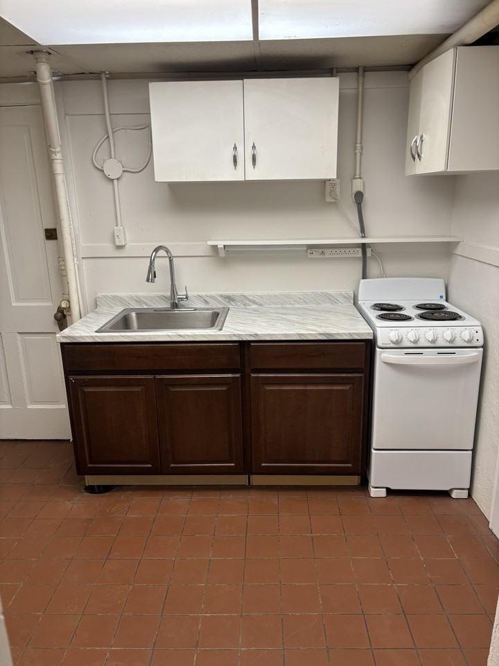 725 N Corona St #6 - Photo 6 of 11
