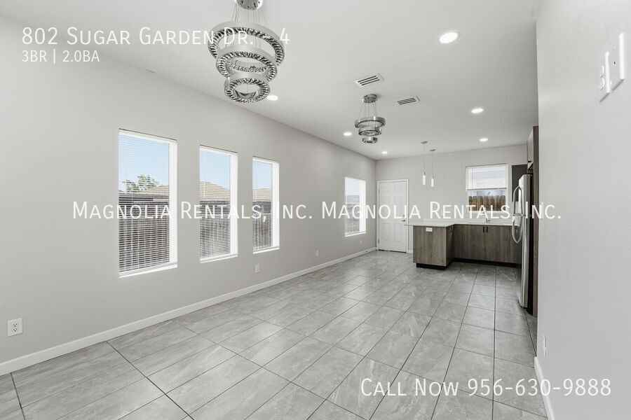 802 Sugar Garden Ave #4 - Photo 3 of 15