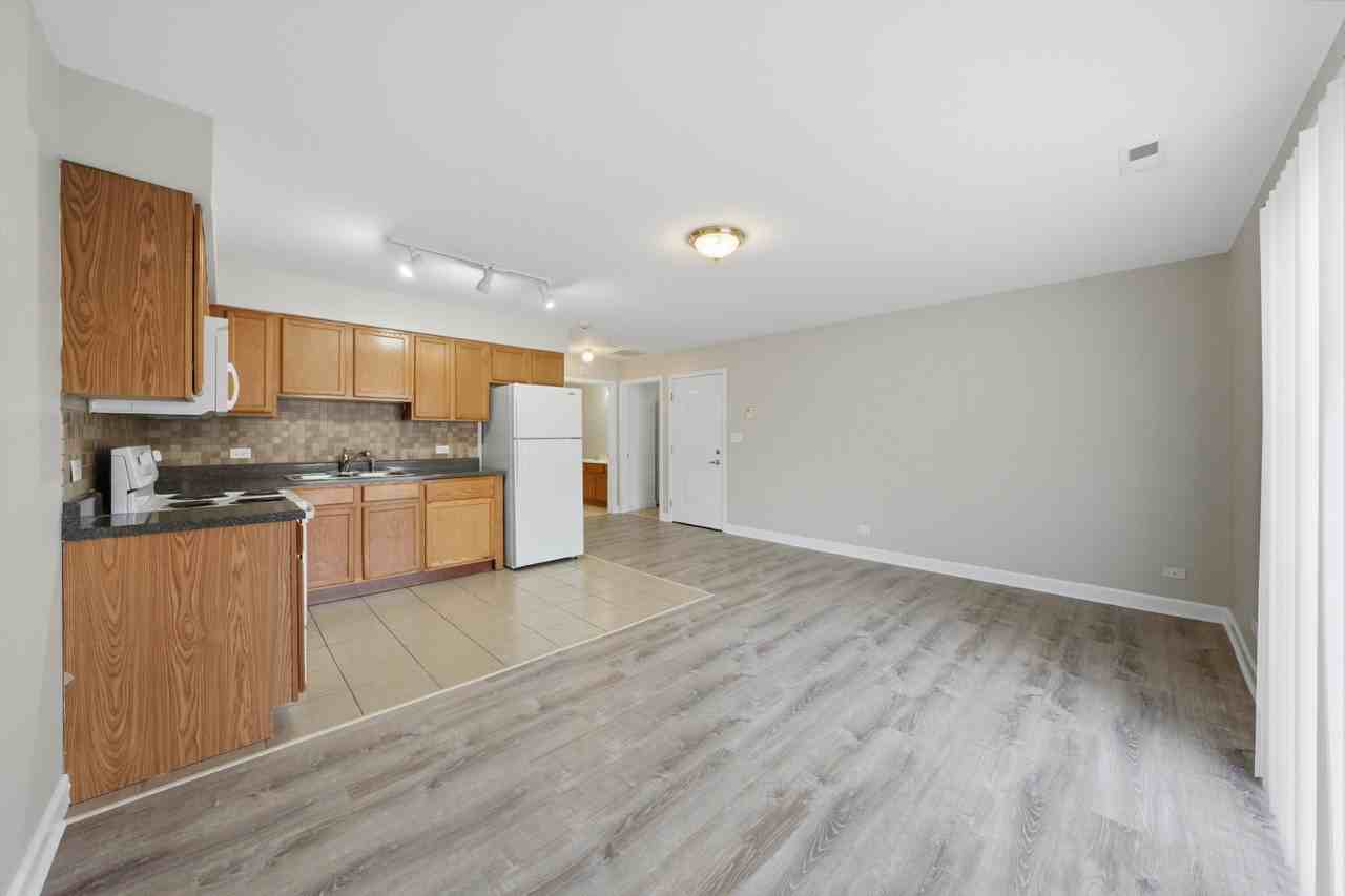 3423 Ridgeland Ave #102 - Photo 4 of 21