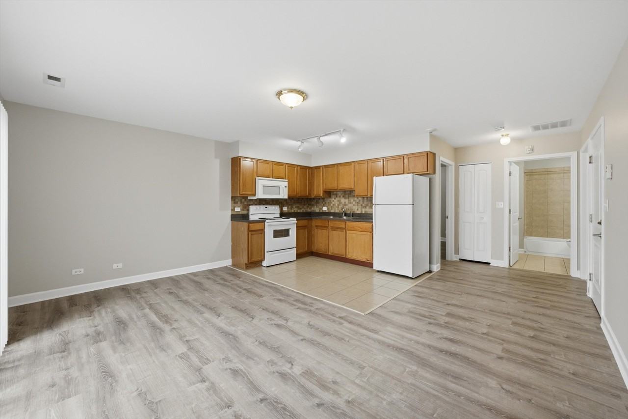 3423 Ridgeland Ave #102 - Photo 5 of 21