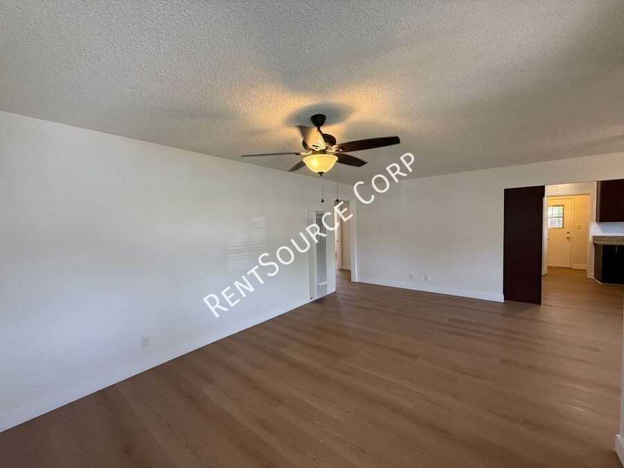 1149 W Avenue H11 - Photo 3 of 25