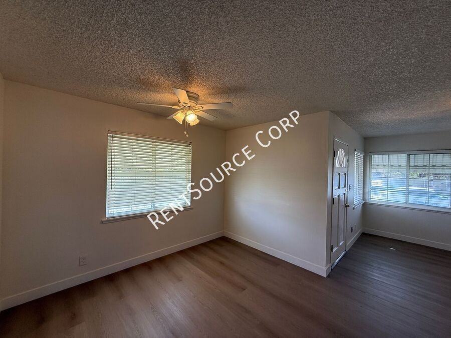 1149 W Avenue H11 - Photo 5 of 25