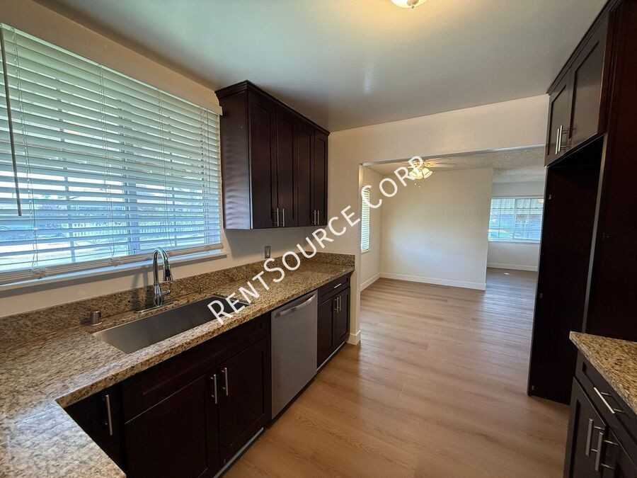 1149 W Avenue H11 - Photo 7 of 25