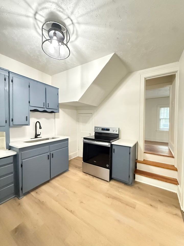 303 N 38th St - Photo 4 of 8