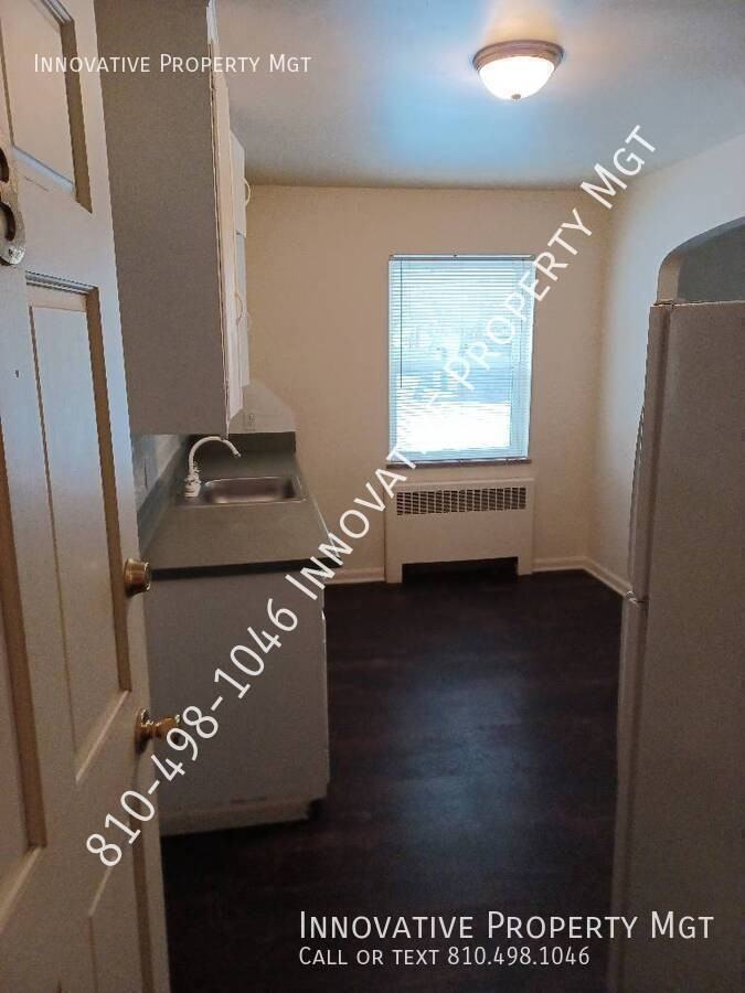 712 S Grand Traverse St #3 - Photo 6 of 16