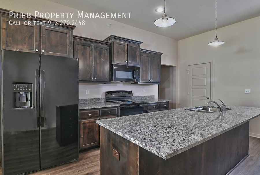 8957 Findley St #4 - Photo 4 of 34