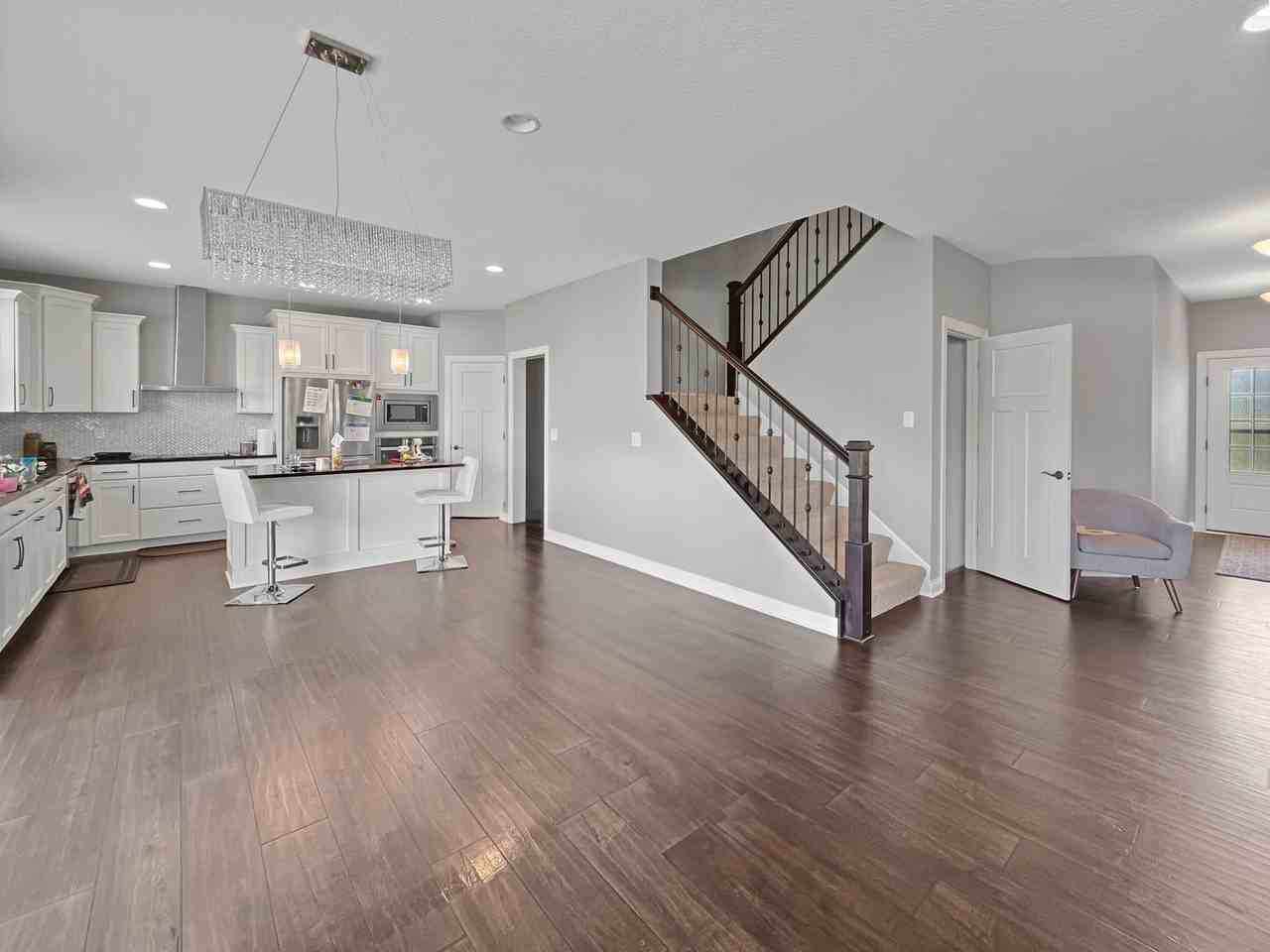 9073 Degler Ln - Photo 5 of 22