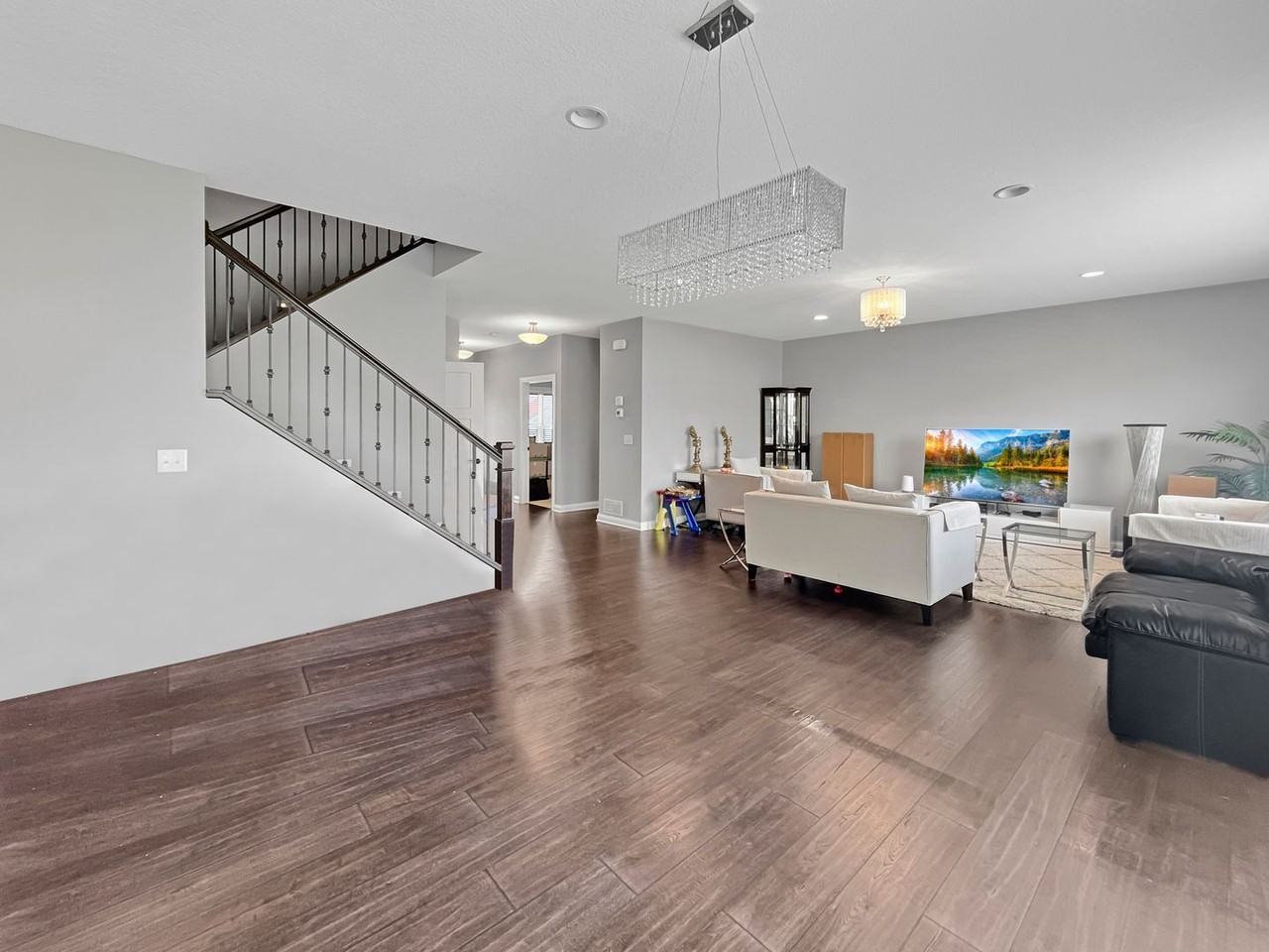 9073 Degler Ln - Photo 6 of 22