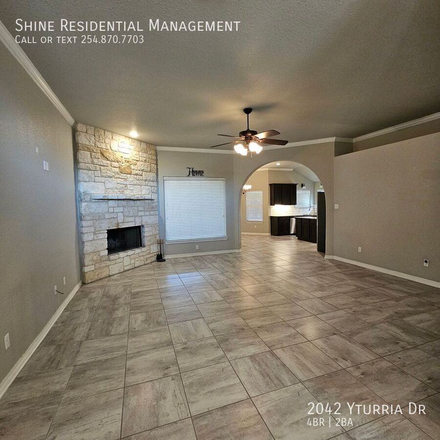 2042 Yturria Dr - Photo 3 of 18