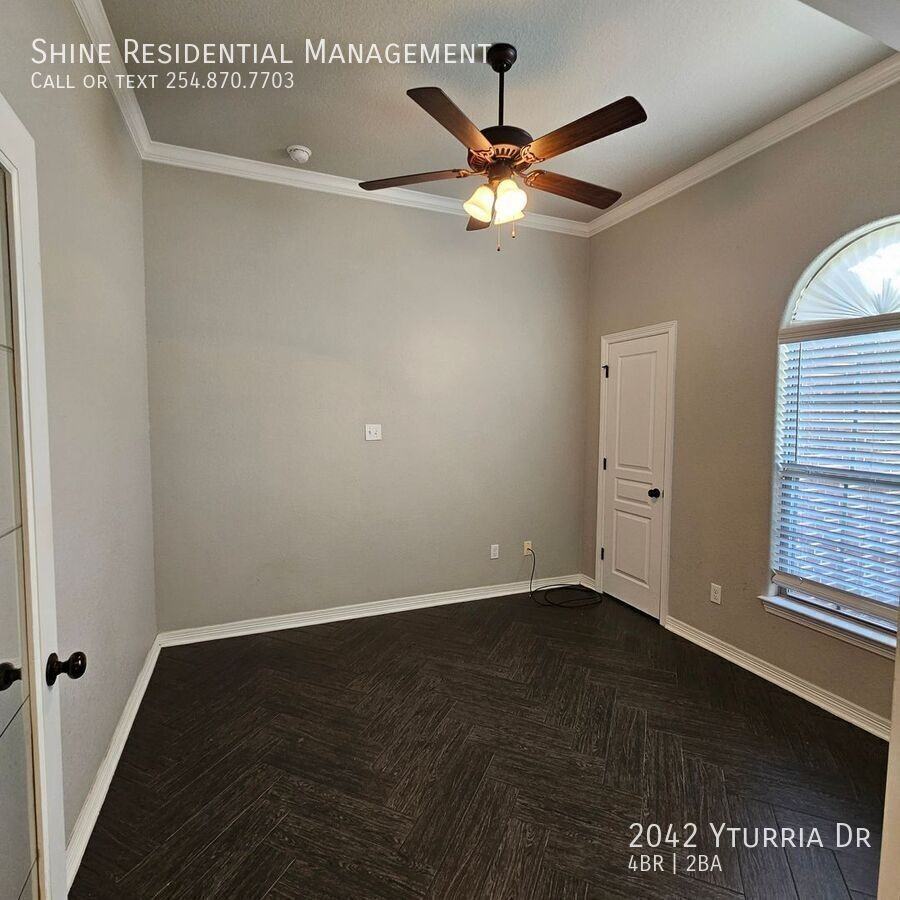 2042 Yturria Dr - Photo 4 of 18