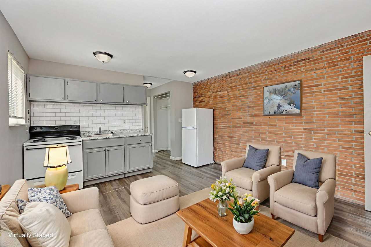 Dana Heights Apartments - Photo 3 of 16
