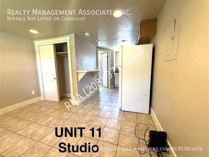 1019 S Longmont Ave #11 - Photo 3 of 7