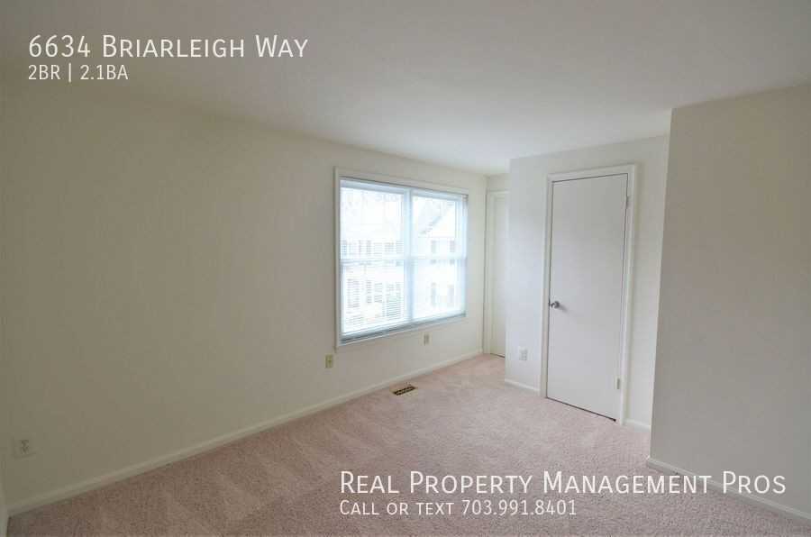 6634 Briarleigh Way - Photo 7 of 21