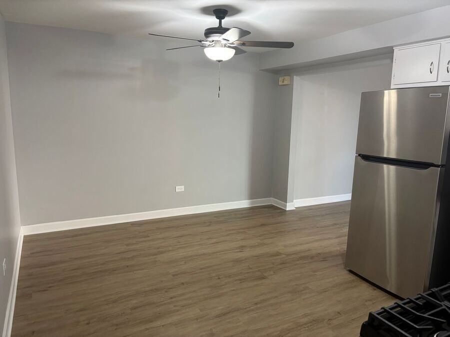 7724 S Harlem Ave #1B - Photo 4 of 8