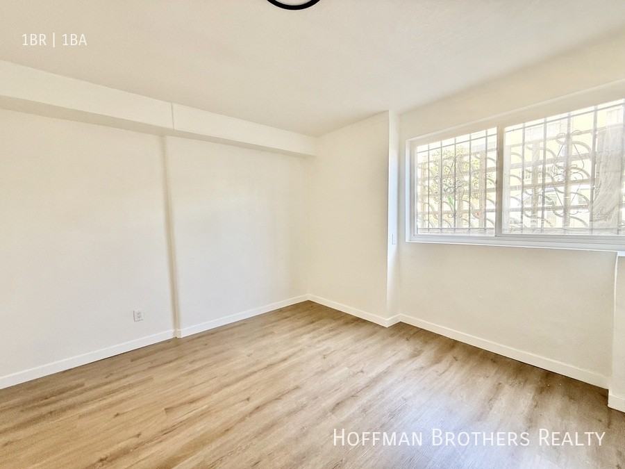 401 S St Andrews Pl #1B - Photo 2 of 5