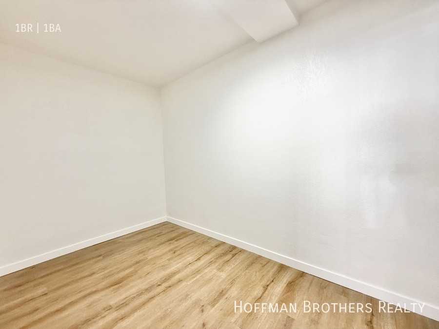 401 S St Andrews Pl #1B - Photo 3 of 5