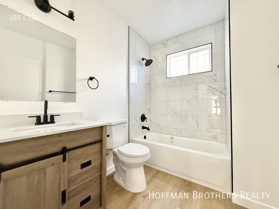 401 S St Andrews Pl #1B - Photo 4 of 5
