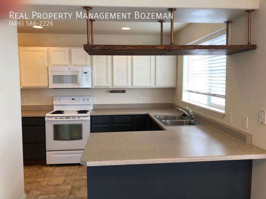 1112 Longbow Ln #G - Photo 5 of 24