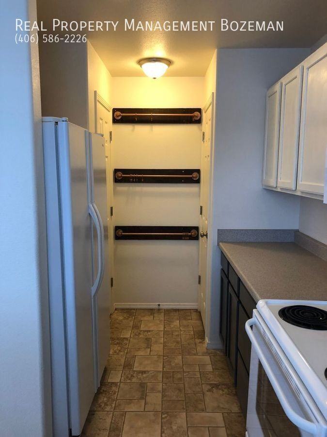 1112 Longbow Ln #G - Photo 7 of 24
