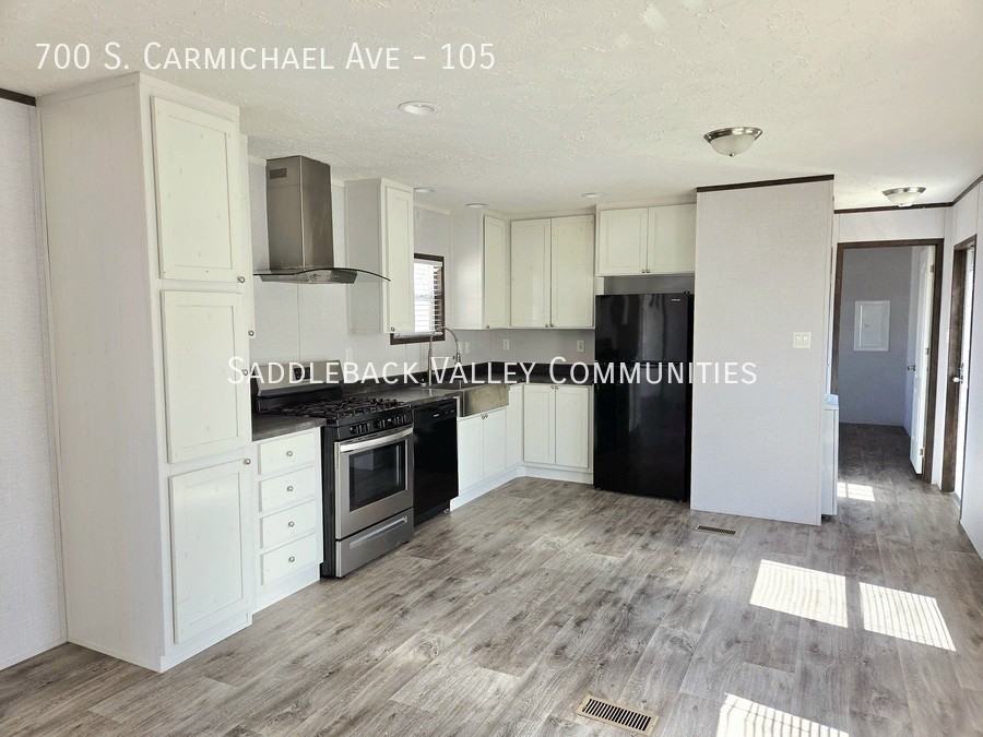 700 S Carmichael Ave #105