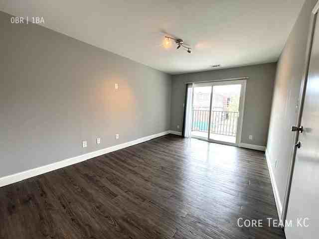 100 W 38th St #102-7 - Photo 2 of 7