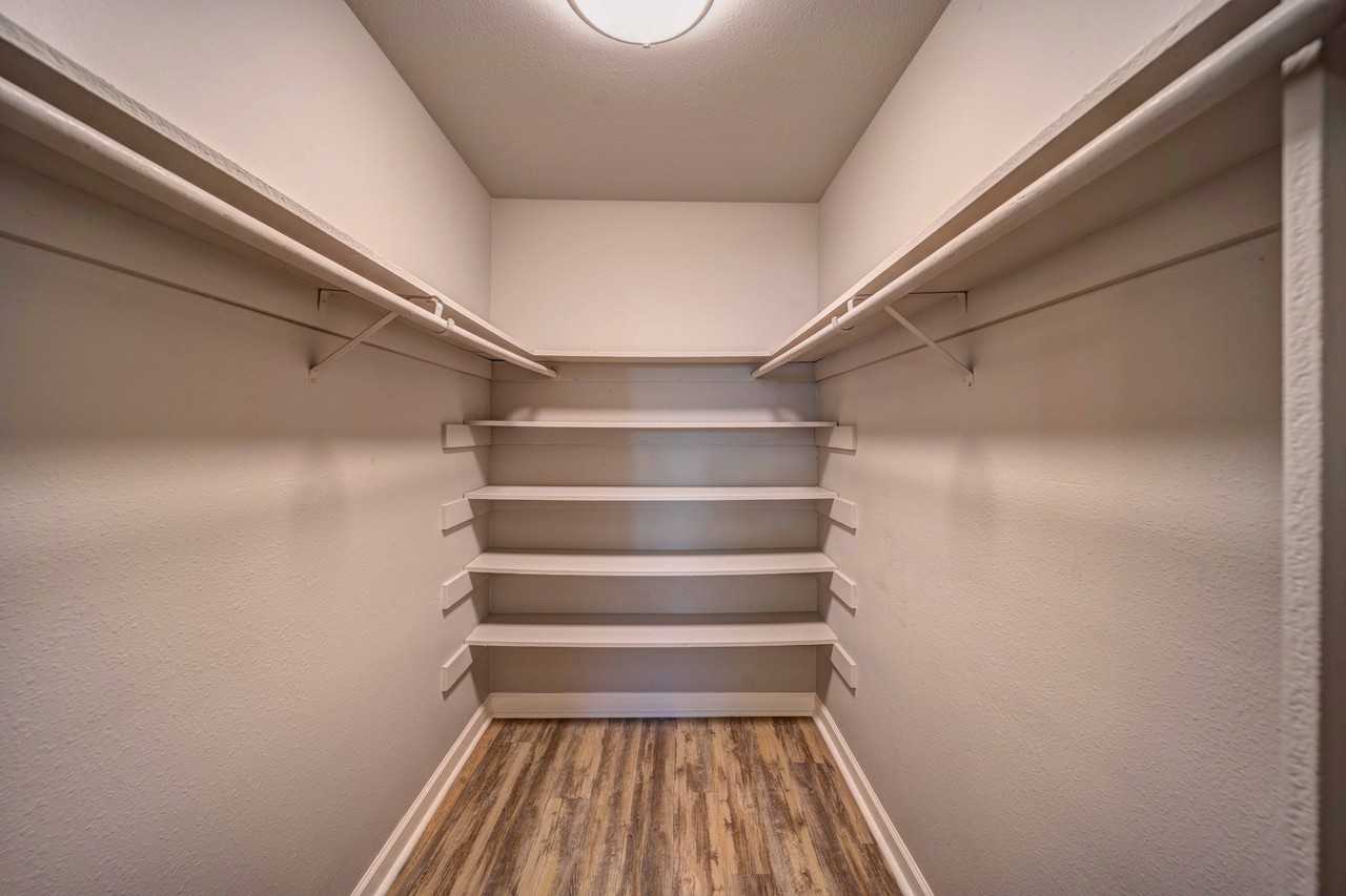 Redding Hilltop Apartments - Photo 4 of 12