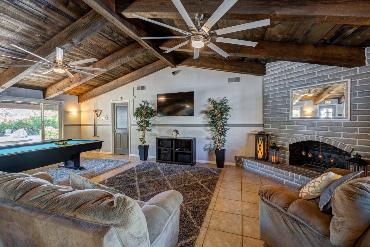 Redding Hilltop Apartments - Photo 7 of 12