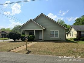 626 31st Ave E - Photo 1 of 1