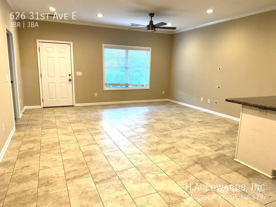 626 31st Ave E - Photo 2 of 16