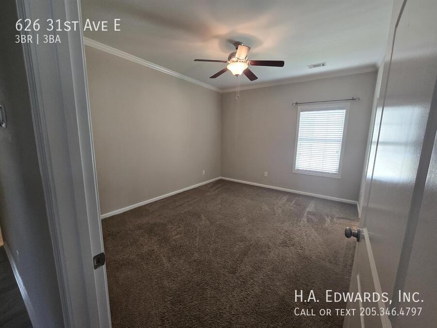 626 31st Ave E - Photo 6 of 16