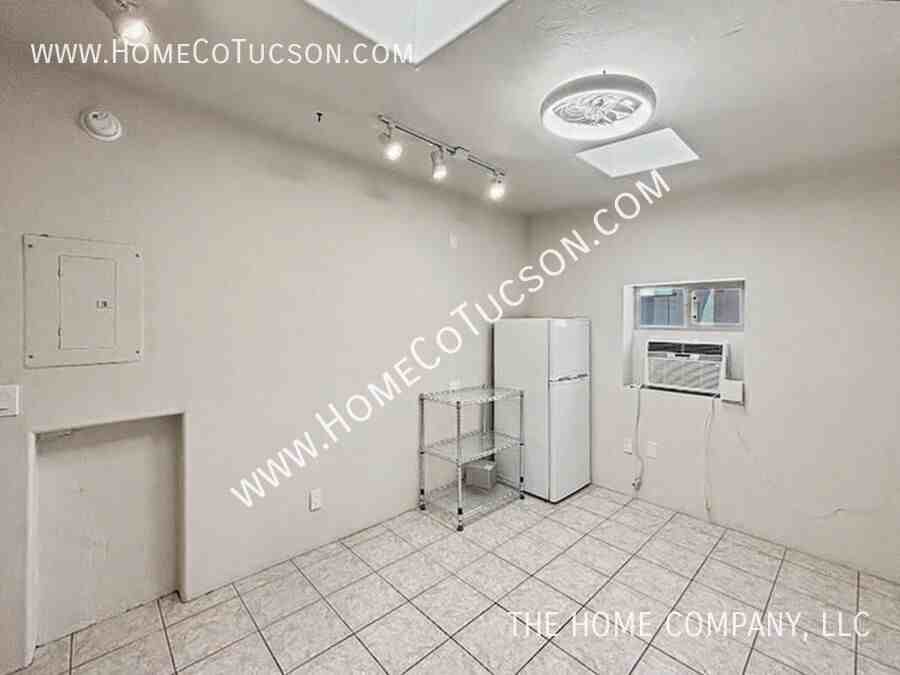 713 N Erin Ave - Photo 2 of 17